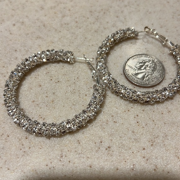 Earring - Picture 2 of 3